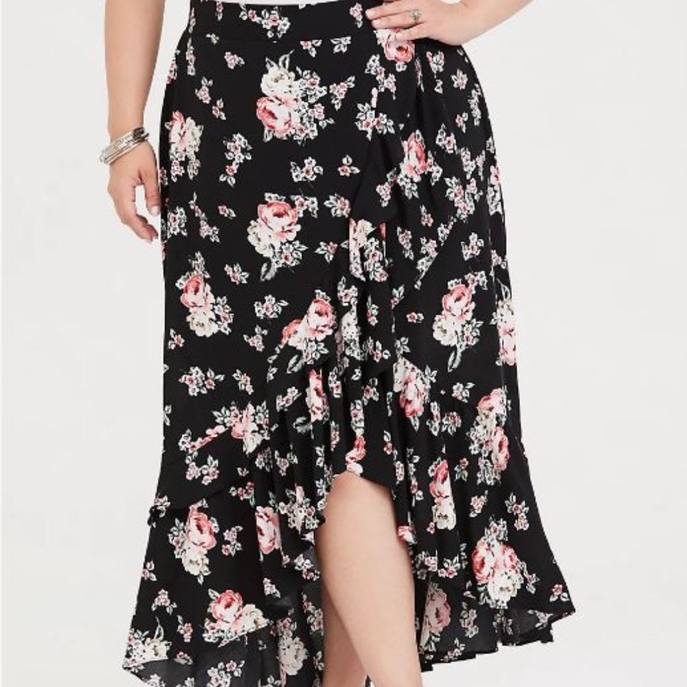 Torrid BLACK FLORAL CHALLIS WRAP MAXI SKIRT Size 3